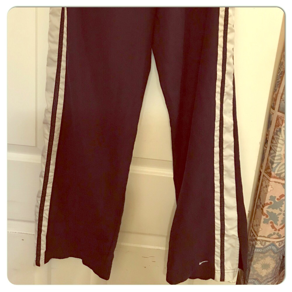 Nike✔️ Size M Athletic Pants⛹🏽♀️🩳 - Picture 3 of 8